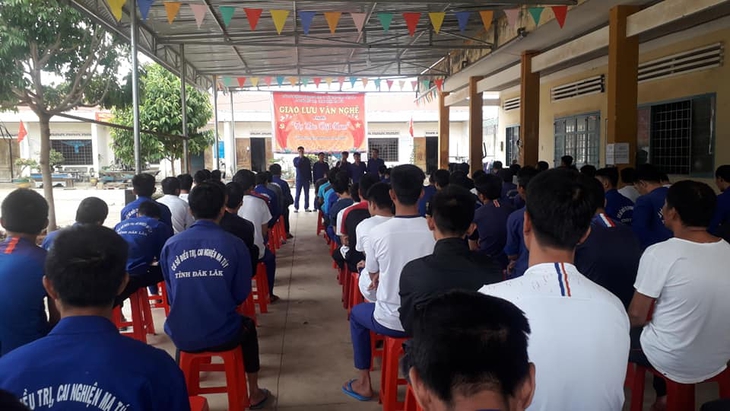 Ngày 8/3 đặc biệt của nữ bác sĩ ngày đêm bên bệnh nhân nghiện ma túy- Ảnh 6. Ngày 8/3 đặc biệt của nữ bác sĩ ngày đêm bên bệnh nhân nghiện ma túy- Ảnh 6.
