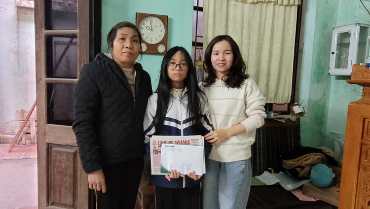 3 đứa trẻ mồ côi mẹ, bố sống thực vật đã nhận được nhiều tình cảm từ bạn đọc của Báo Sức khỏe và Đời sống- Ảnh 1.
