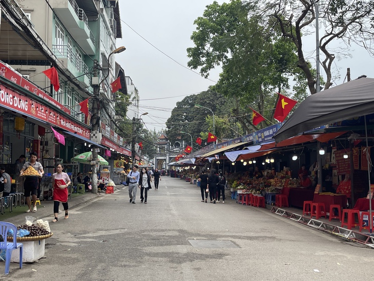 Bảo đảm an toàn vệ sinh thực phẩm mùa lễ hội ở Hà Nội- Ảnh 1.
