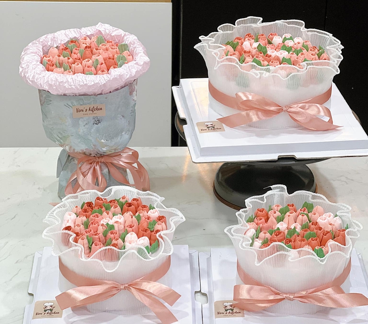 Hoa kết hợp bánh kem: Set quà tặng vừa túi tiền, 'cháy' hàng dịp 8/3- Ảnh 5. Hoa kết hợp bánh kem: Set quà tặng vừa túi tiền, 'cháy' hàng dịp 8/3- Ảnh 5.