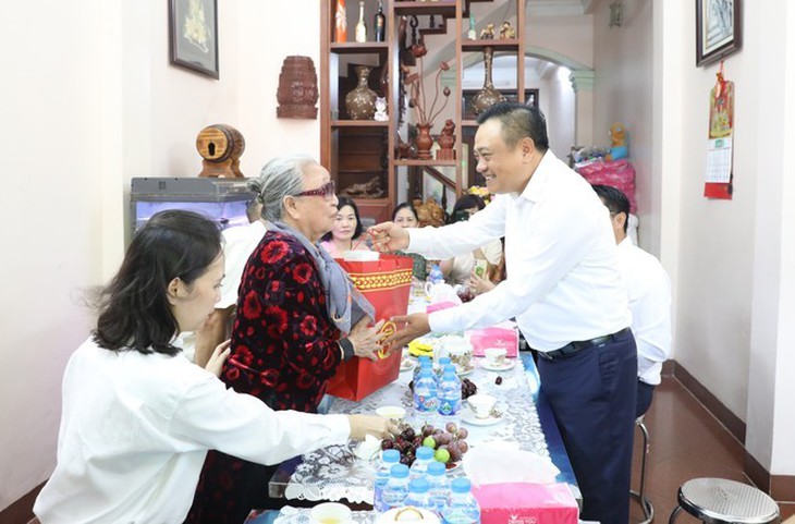Hà Nội dự kiến dành hơn 190 tỷ đồng tặng quà các đối tượng chính sách dịp 27/7- Ảnh 1. Hà Nội dự kiến dành hơn 190 tỷ đồng tặng quà các đối tượng chính sách dịp 27/7- Ảnh 1.