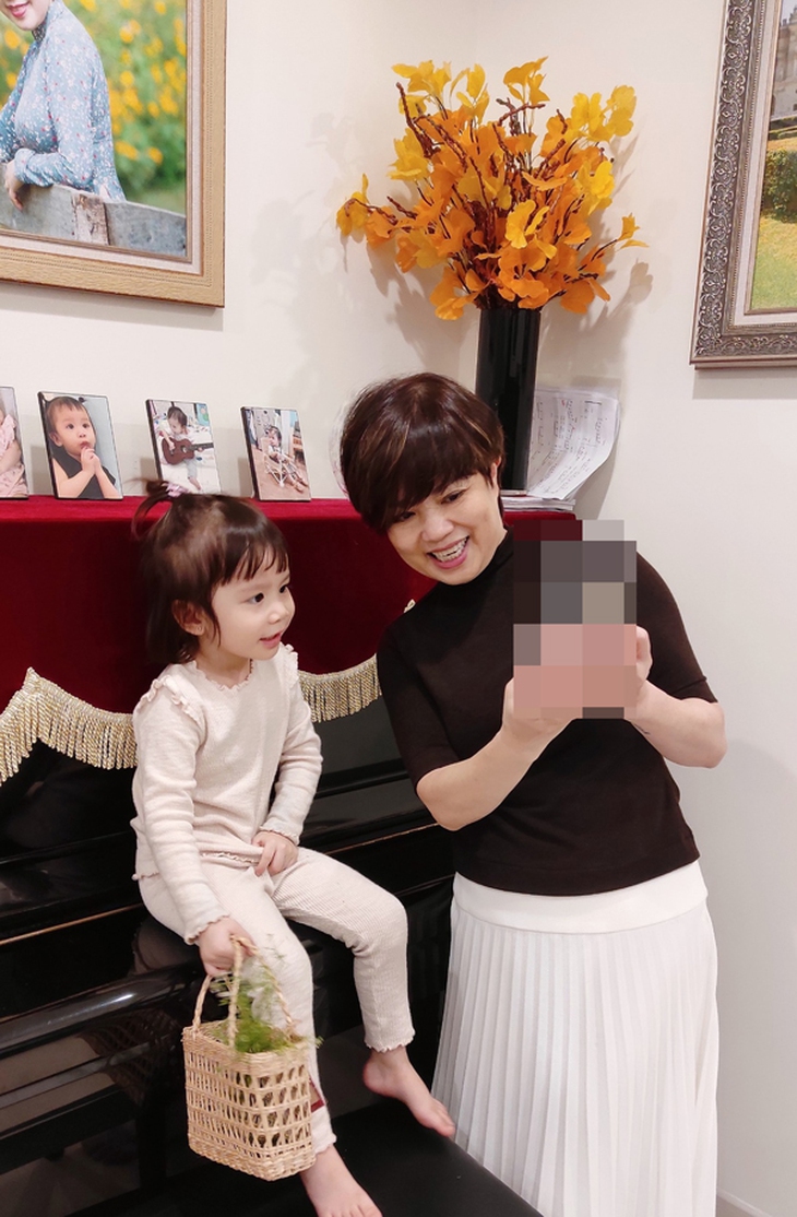 Con gái NSND Ngọc Huyền: 'Trải qua biến cố khó khăn, mẹ vẫn lạc quan, yêu đời, trẻ trung đến lạ'- Ảnh 3. Con gái NSND Ngọc Huyền: 'Trải qua biến cố khó khăn, mẹ vẫn lạc quan, yêu đời, trẻ trung đến lạ'- Ảnh 3.