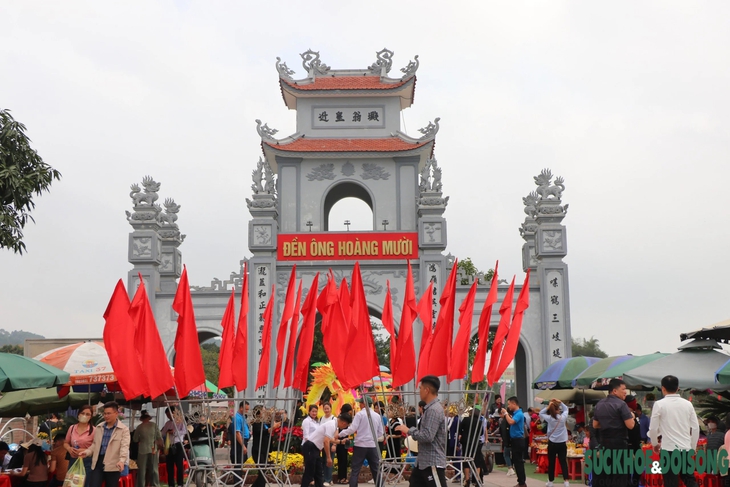Chấn chỉnh việc quản lý và tổ chức hoạt động ở đền Ông Hoàng Mười- Ảnh 1. Chấn chỉnh việc quản lý và tổ chức hoạt động ở đền Ông Hoàng Mười- Ảnh 1.