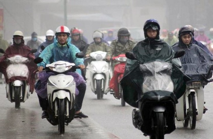 Miền Bắc đón cuối tuần trong mưa rét, nồm ẩm- Ảnh 2.