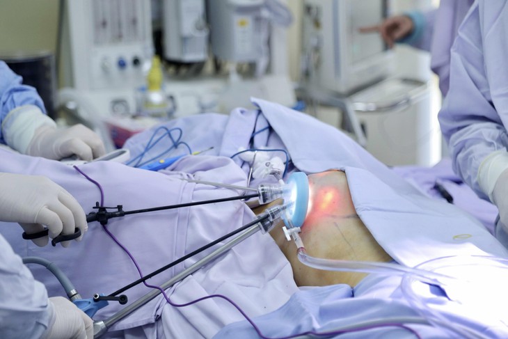 Bác sĩ tiếp thêm sức mạnh và hy vọng cho bệnh nhân trẻ ung thư xương, phát hiện mắc thêm ung thư vú- Ảnh 1. Bác sĩ tiếp thêm sức mạnh và hy vọng cho bệnh nhân trẻ ung thư xương, phát hiện mắc thêm ung thư vú- Ảnh 1.
