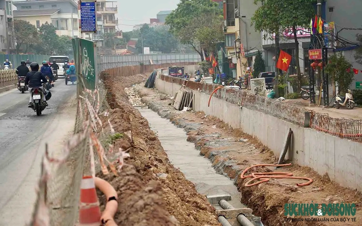 Tiến độ mở rộng đường Âu Cơ 3 tháng trước hạn thông xe