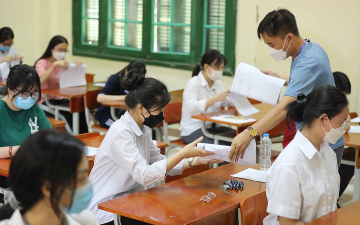 Để miễn thi ngoại ngữ tốt nghiệp THPT 2024, thí sinh cần chứng chỉ nào?- Ảnh 1.