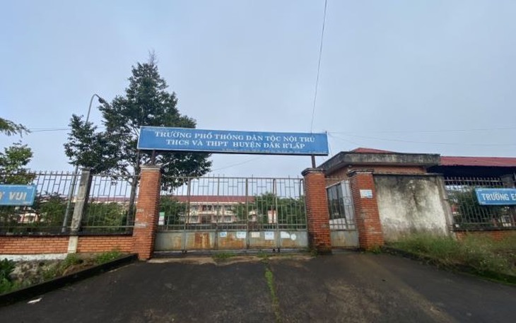 Một cựu hiệu trưởng trường dân tộc nội trú ở Đắk Nông bị bắt- Ảnh 1.