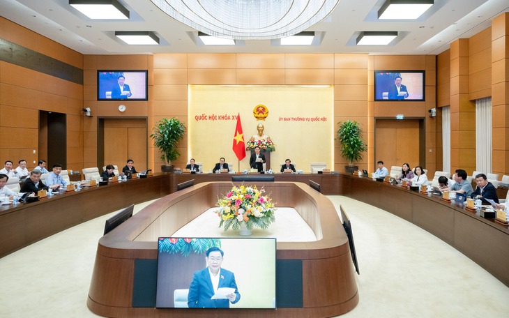 UBTVQH xem xét vị trí việc làm với 7 nhóm cán bộ, làm căn cứ xây dựng bảng lương