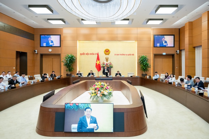 UBTVQH xem xét vị trí việc làm với 7 nhóm cán bộ, làm căn cứ xây dựng bảng lương- Ảnh 1.