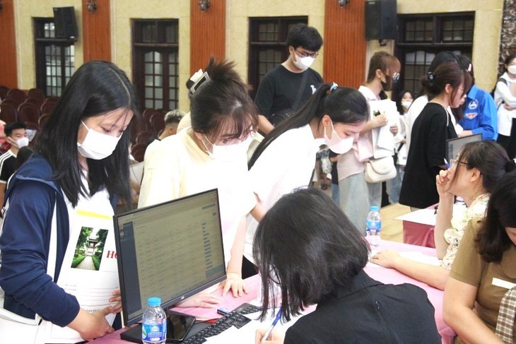 Nhiều thí sinh đã chắc suất xét tuyển sớm nhờ học bạ THPT- Ảnh 1.