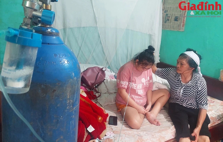 Tiếng cầu cứu xé lòng của mẹ đơn thân bên người con gái thở oxy đang giành giật sự sống- Ảnh 8. Tiếng cầu cứu xé lòng của mẹ đơn thân bên người con gái thở oxy đang giành giật sự sống- Ảnh 8.