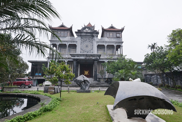 Thăm lâu đài bằng đá khổng lồ ở Ninh Bình- Ảnh 1.