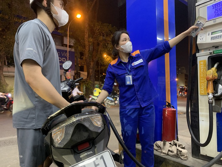 Giá xăng có thể tăng từ 262 - 369 đồng, vượt mốc 25.000đ/lít- Ảnh 2.