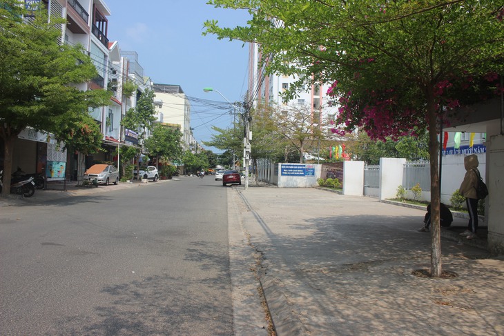 Sau hàng loạt vụ ngộ độc thực phẩm ở Nha Trang, không còn hàng rong trước cổng trường học- Ảnh 8. Sau hàng loạt vụ ngộ độc thực phẩm ở Nha Trang, không còn hàng rong trước cổng trường học- Ảnh 8.