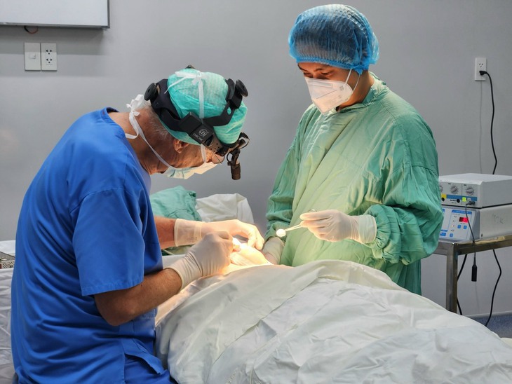 Phẫu thuật miễn phí cho trẻ em mắc dị tật khe hở môi, vòm miệng- Ảnh 2.