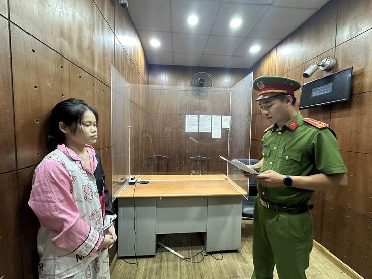 Khởi tố, tạm giam kẻ bắt cóc 2 bé gái ở phố đi bộ Nguyễn Huệ- Ảnh 1.