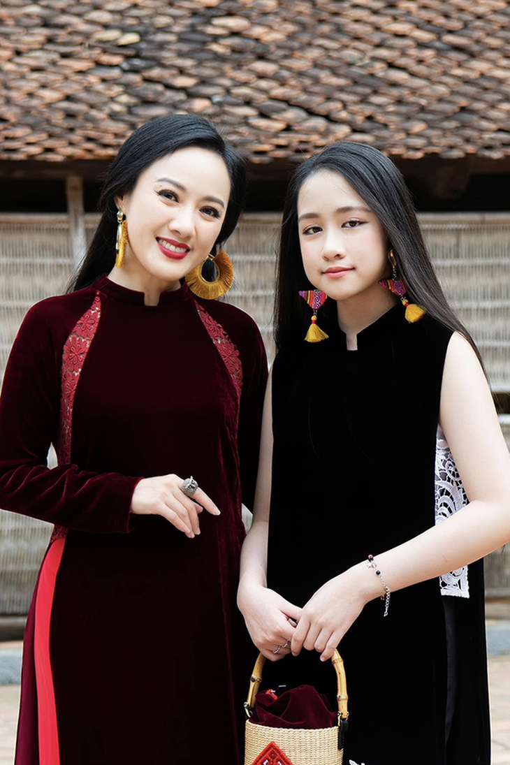 Con gái cựu MC 'Bản tin thời sự 19h' gây ngỡ ngàng về sắc vóc trong lần gặp tài tử Lý Hùng- Ảnh 6.