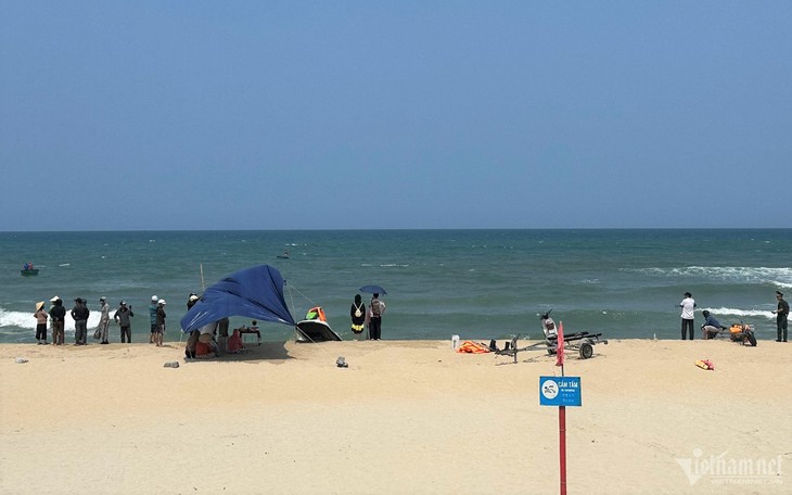 Anh em song sinh mất tích khi tắm biển ở Đà Nẵng