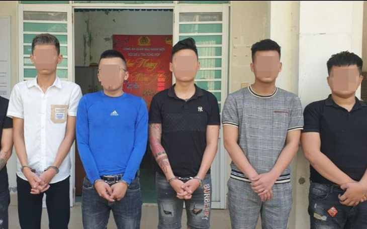 Bắt quả tang 6 đối tượng mua bán ma túy và tàng trữ vũ khí trái phép