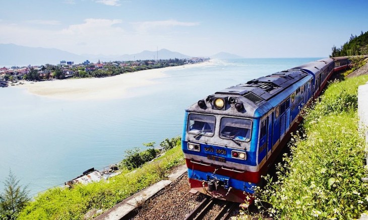 Bộ GTVT yêu cầu gì đối với đường thủy, đường sắt dịp 30/4 - 1/5?- Ảnh 3.