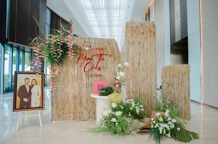 Điều đặc biệt trong đám cưới Minh Tú: Cô dâu chú rể diện trang phục giống ba mẹ 43 năm trước- Ảnh 3.