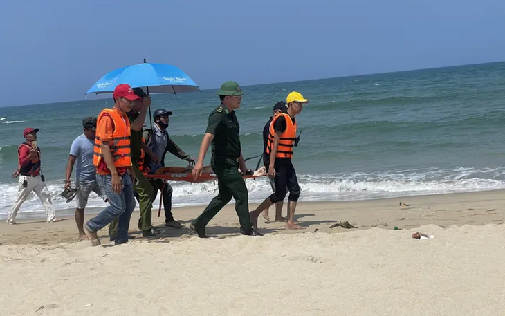 Tìm thấy thi thể cháu bé thứ 2 vụ anh em sinh đôi mất tích khi tắm biển