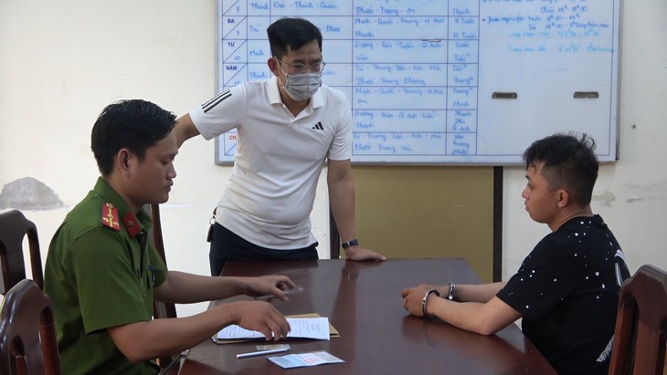 Trộm hàng trăm triệu đồng mang vào ngân hàng gửi tiết kiệm- Ảnh 1.