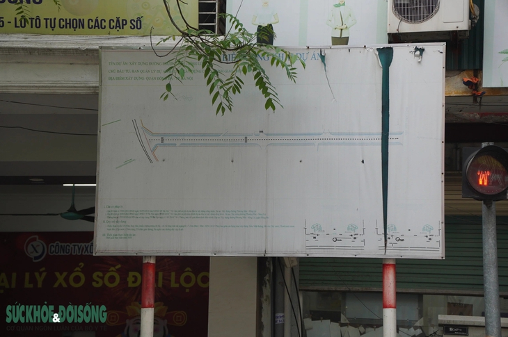 Giải phóng mặt bằng gặp khó, đường dài 325m ở Hà Nội đình trệ 12 năm- Ảnh 3. Giải phóng mặt bằng gặp khó, đường dài 325m ở Hà Nội đình trệ 12 năm- Ảnh 3.