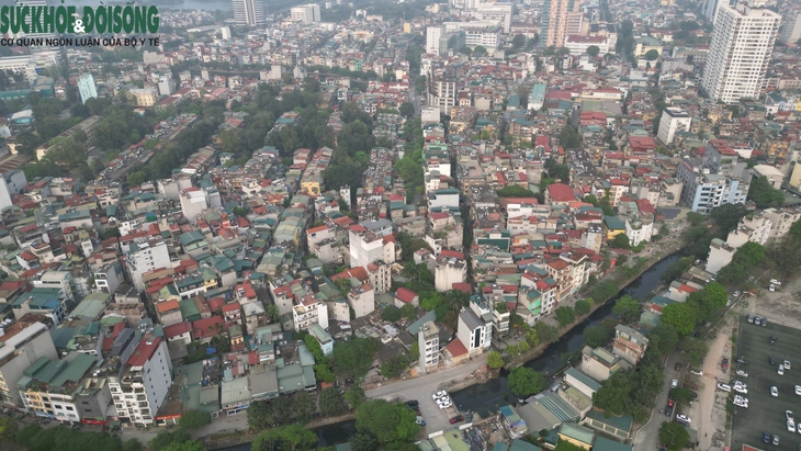 Giải phóng mặt bằng gặp khó, đường dài 325m ở Hà Nội đình trệ 12 năm- Ảnh 2. Giải phóng mặt bằng gặp khó, đường dài 325m ở Hà Nội đình trệ 12 năm- Ảnh 2.