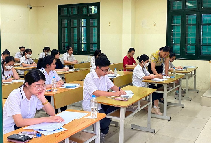 Thi vào lớp 10: Trường hợp nào được cộng điểm ưu tiên?- Ảnh 1.