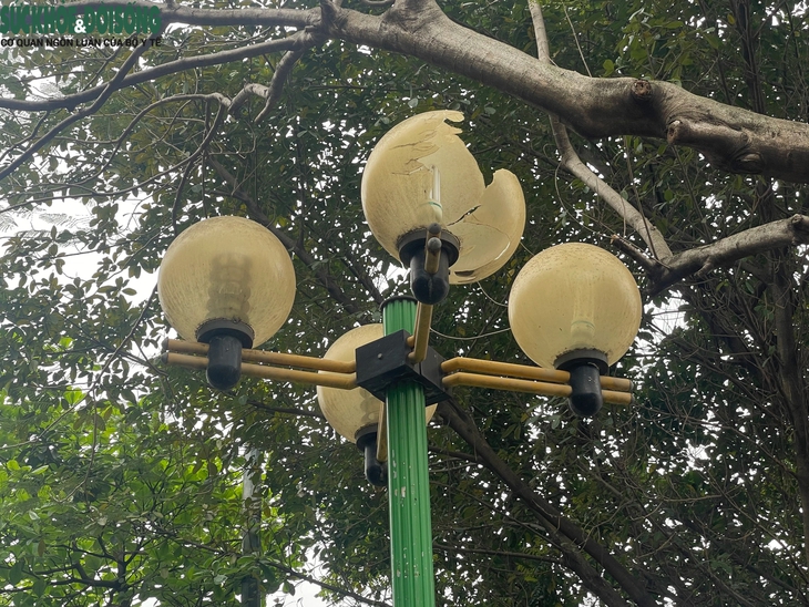 Nhiều hạng mục trong Công viên Cầu Giấy đã xuống cấp trầm trọng- Ảnh 10.