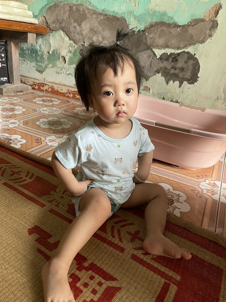 Bé gái bị u thận tiếp tục nhận thêm hơn 62 triệu đồng từ bạn đọc hảo tâm của Báo Sức khỏe và Đời sống- Ảnh 1. Bé gái bị u thận tiếp tục nhận thêm hơn 62 triệu đồng từ bạn đọc hảo tâm của Báo Sức khỏe và Đời sống- Ảnh 1.