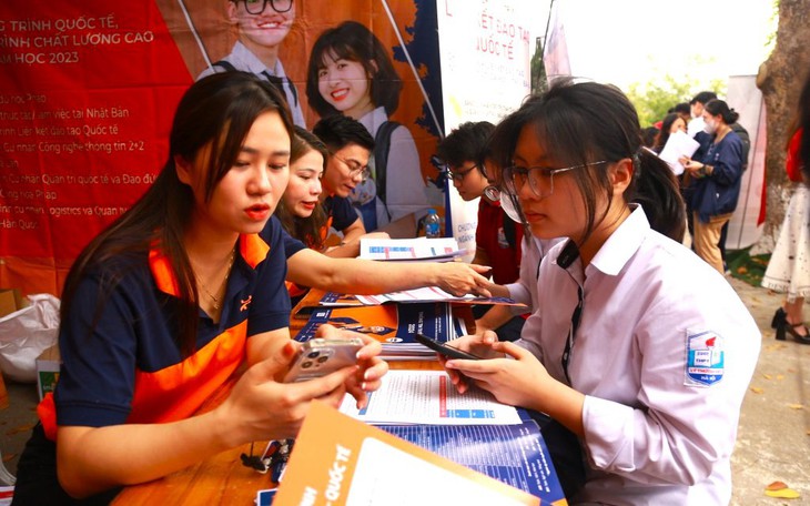 Chuyên gia tuyển sinh: "Chọn ngành học như chọn bạn đời"
