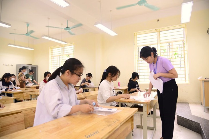 Làm sao để giảm áp lực cho kỳ thi vào lớp 10 Hà Nội?- Ảnh 1.