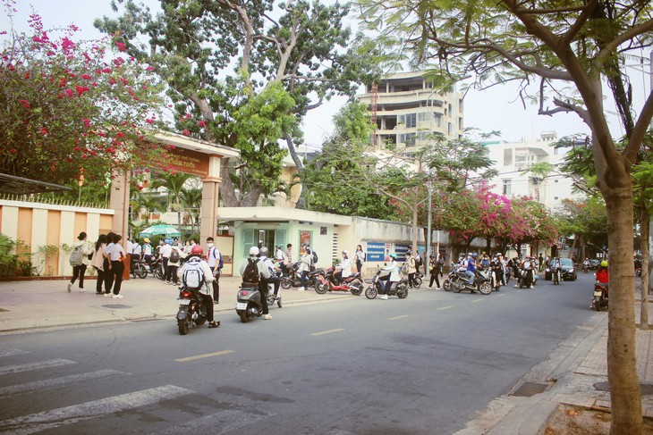 Khánh Hoà kết thúc điều tra nguyên nhân gây ngộ độc 12 học sinh và kiến nghị phạt hành chính với cơ sở bán hàng rong - Ảnh 2.