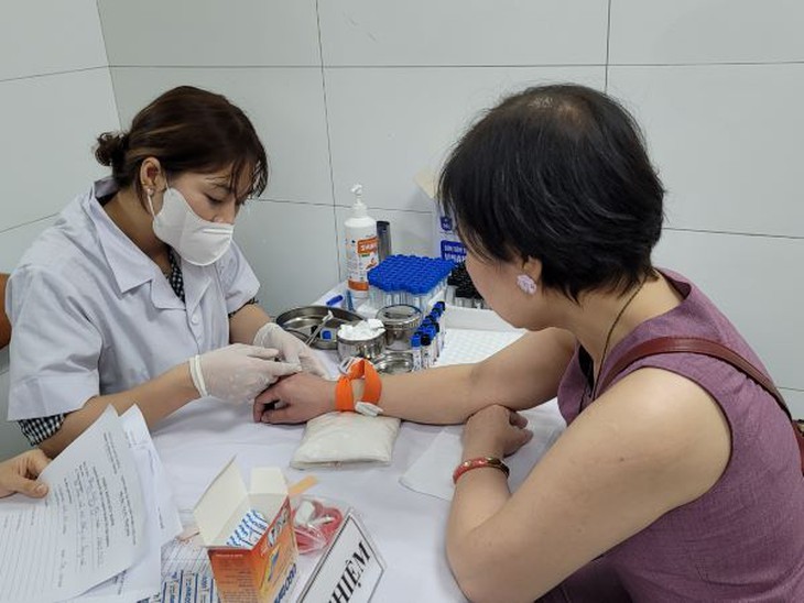 Hơn 504 người khuyết tật, người dân hộ cận nghèo được khám sức khỏe- Ảnh 3.