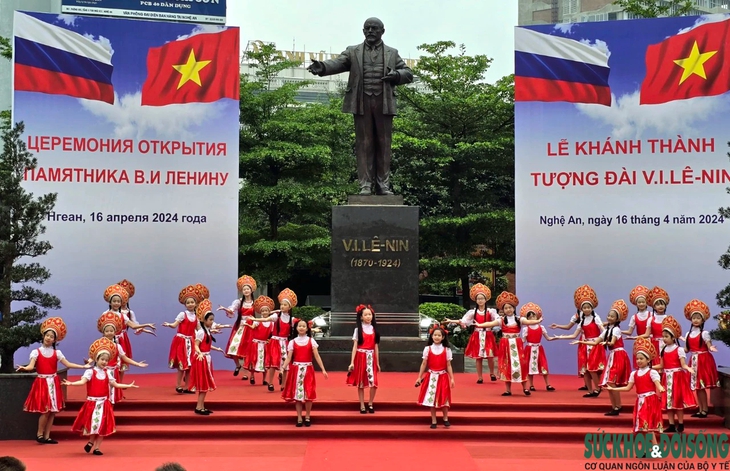 Khánh thành tượng V.I.Lê-nin tại thành phố Vinh- Ảnh 8.