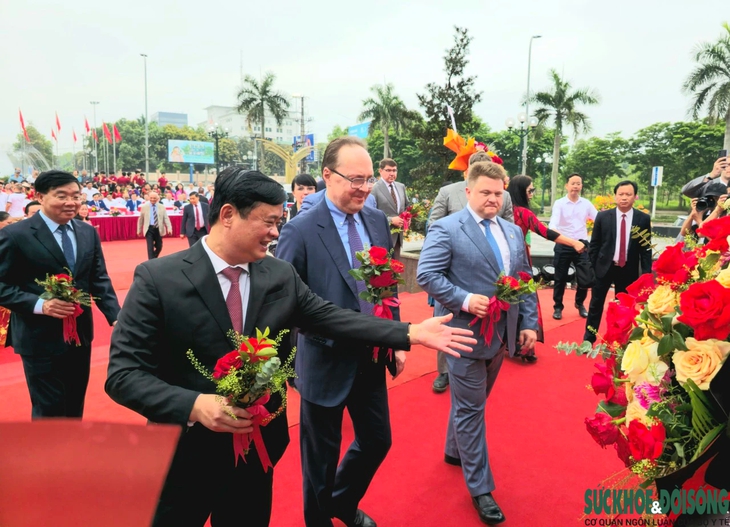 Khánh thành tượng V.I.Lê-nin tại thành phố Vinh- Ảnh 14.