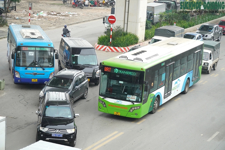 Hiện trạng tuyến buýt BRT ở Hà Nội sắp bị 'khai tử' sau nhiều năm hoạt động- Ảnh 3. Hiện trạng tuyến buýt BRT ở Hà Nội sắp bị 'khai tử' sau nhiều năm hoạt động- Ảnh 3.