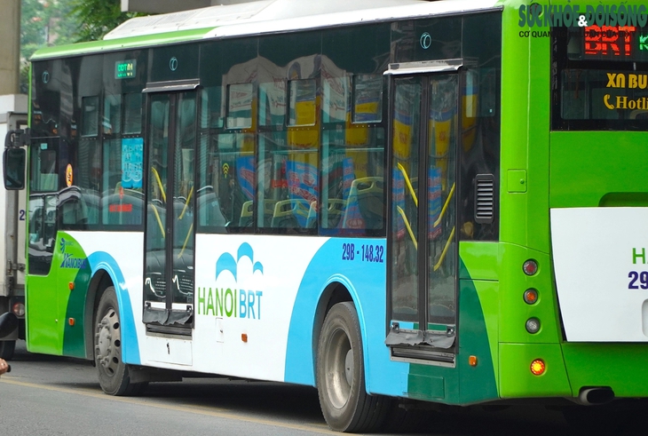 Hiện trạng tuyến buýt BRT ở Hà Nội sắp bị 'khai tử' sau nhiều năm hoạt động- Ảnh 6. Hiện trạng tuyến buýt BRT ở Hà Nội sắp bị 'khai tử' sau nhiều năm hoạt động- Ảnh 6.