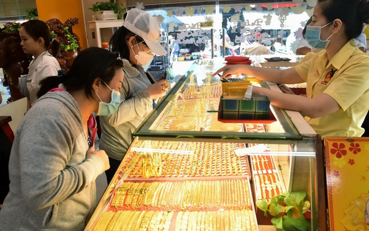 Giá vàng hôm nay ngày 17/4 bật tăng cực mạnh