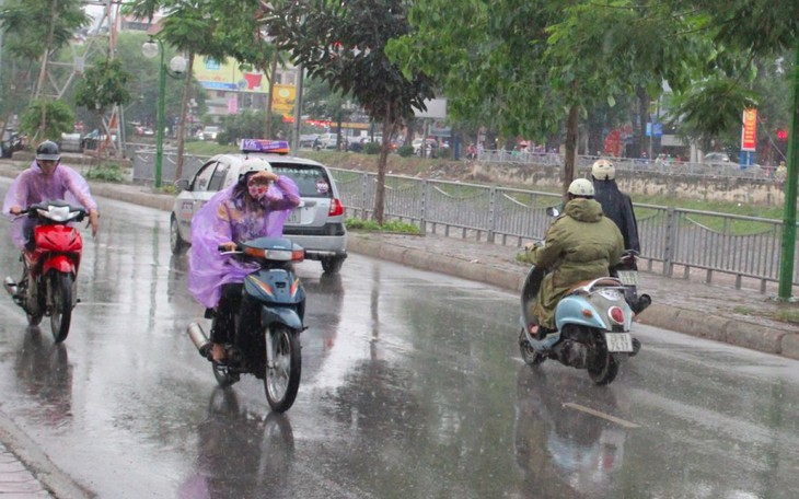 Miền Bắc mưa dông trước khi đón nắng nóng diện rộng