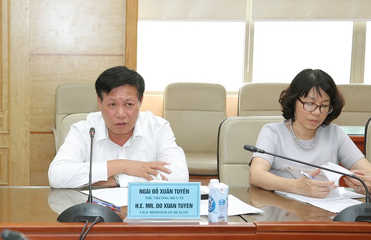 Bộ Y tế và Pfizer bàn thảo hợp tác phát triển thuốc công nghệ sinh học, ung thư, sản xuất vaccine tại Việt Nam- Ảnh 1. Bộ Y tế và Pfizer bàn thảo hợp tác phát triển thuốc công nghệ sinh học, ung thư, sản xuất vaccine tại Việt Nam- Ảnh 1.