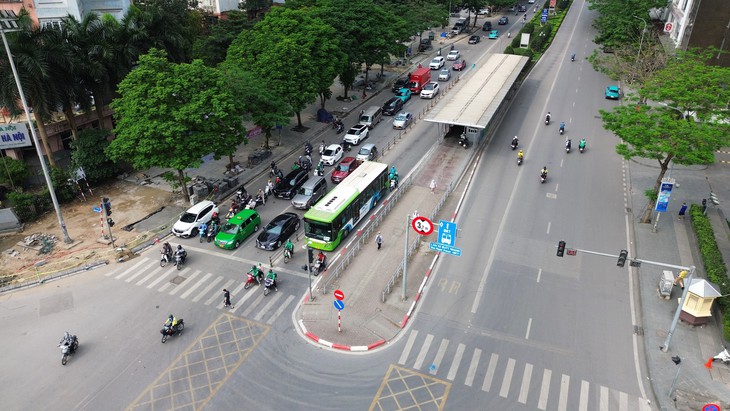 Mở rộng thí điểm vé buýt điện tử tại Hà Nội- Ảnh 2. Mở rộng thí điểm vé buýt điện tử tại Hà Nội- Ảnh 2.