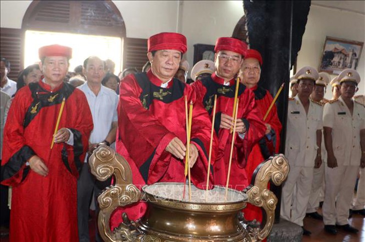 Người dân phương Nam thành kính hướng về ngày Giỗ Tổ Hùng Vương- Ảnh 3. Người dân phương Nam thành kính hướng về ngày Giỗ Tổ Hùng Vương- Ảnh 3.
