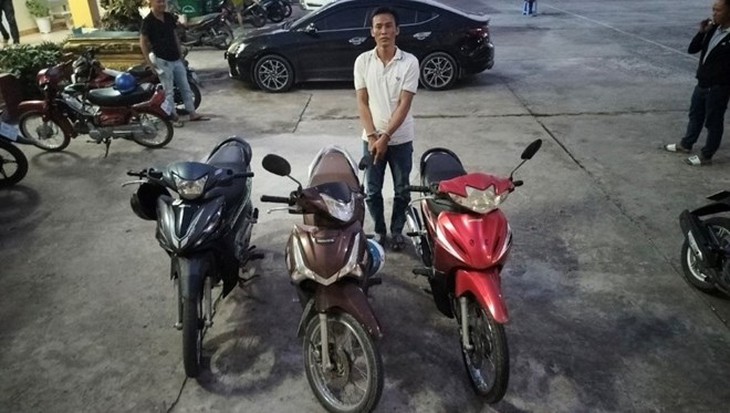 Bắt khẩn cấp đối tượng gây ra hàng loạt vụ cướp xe ôm- Ảnh 1. Bắt khẩn cấp đối tượng gây ra hàng loạt vụ cướp xe ôm- Ảnh 1.
