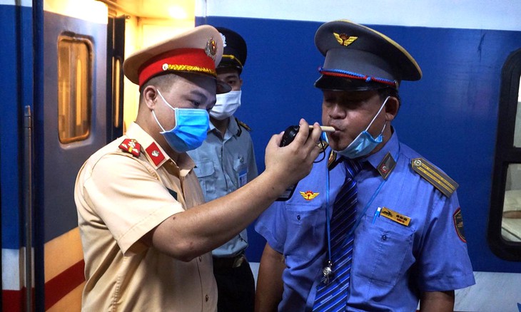 Phản ánh vi phạm lĩnh vực vận tải đường sắt, người dân gọi vào số điện thoại nào?- Ảnh 2.