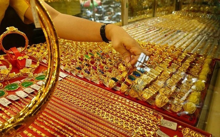 Giá vàng hôm nay ngày 19/4 tiếp tục giảm mạnh