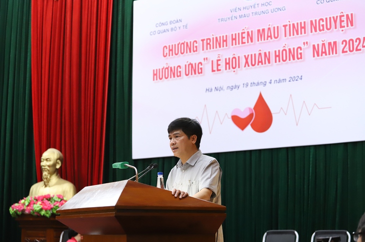 Hàng trăm cán bộ ngành y hiến máu cứu người hưởng ứng ‘Lễ hội Xuân hồng’ năm 2024- Ảnh 2. Hàng trăm cán bộ ngành y hiến máu cứu người hưởng ứng ‘Lễ hội Xuân hồng’ năm 2024- Ảnh 2.